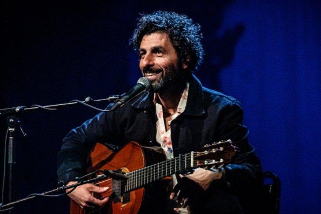José González